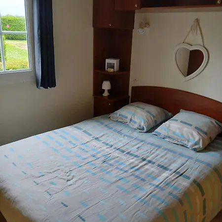 A Avec Piscine Partagee * ميشيرس سور جيغوند