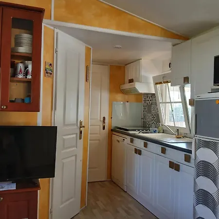 Vakantiehuis A Avec Piscine Partagee *