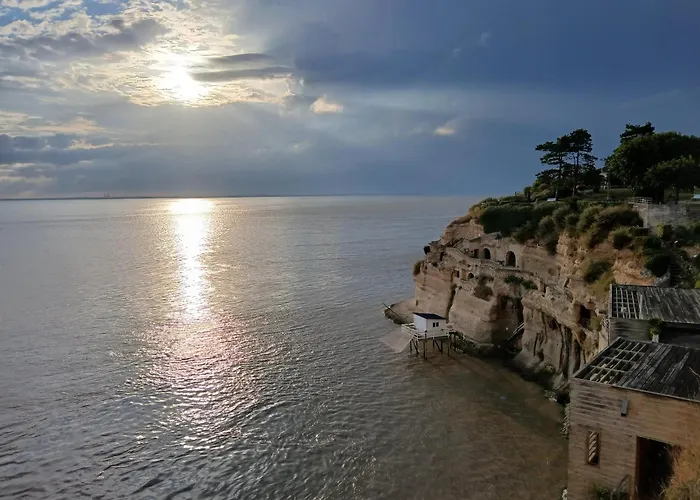 Hébergement de vacances De 2 Avec Piscine Partagee Jardin Clos Et Wifi A Sur Gironde Meschers-sur-Gironde