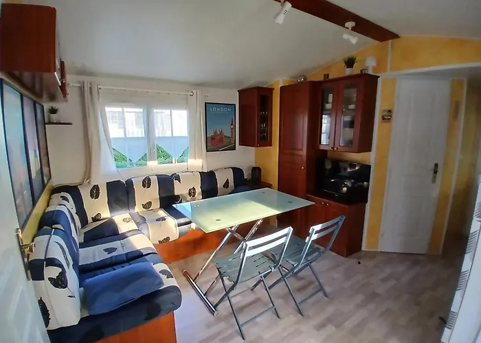 De 2 Avec Piscine Partagee Jardin Clos Et Wifi A Sur Gironde *